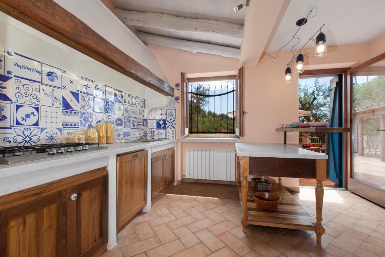 Villa Rusella With Terrace & Breathless Sea Views 마사루브렌세 외부 사진